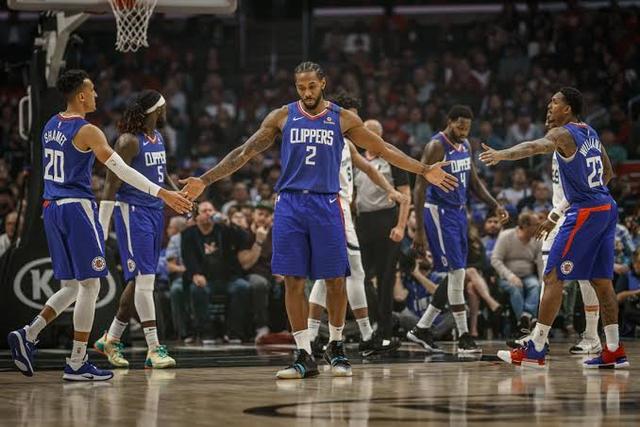 图片报：西蒙斯因抱怨颈痛缺席昨日合练，很可能缺战今日比赛