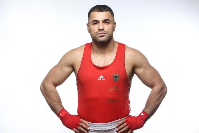 不得不说国外的球场气氛玩的是真嗨😄😄