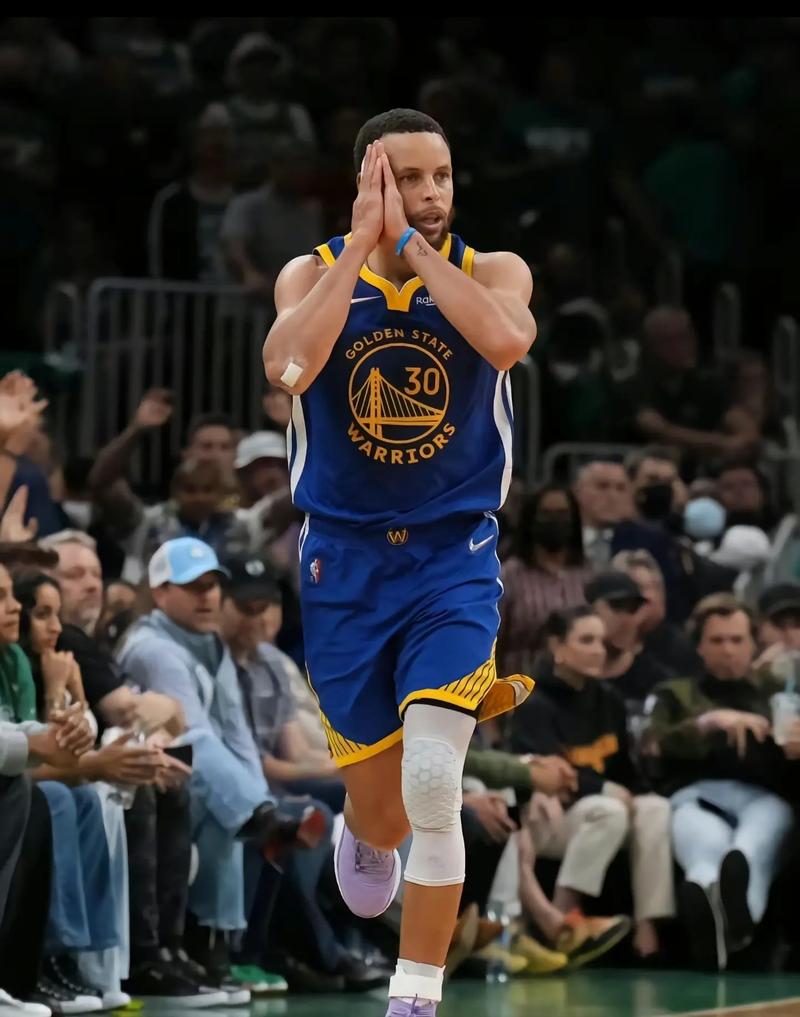 友谊赛成友尽赛！拜仁5-0萨尔茨堡红牛 卡尔造三球 迪亚斯两助攻