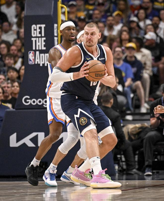 NBA：太阳替补群发威 轻取国王